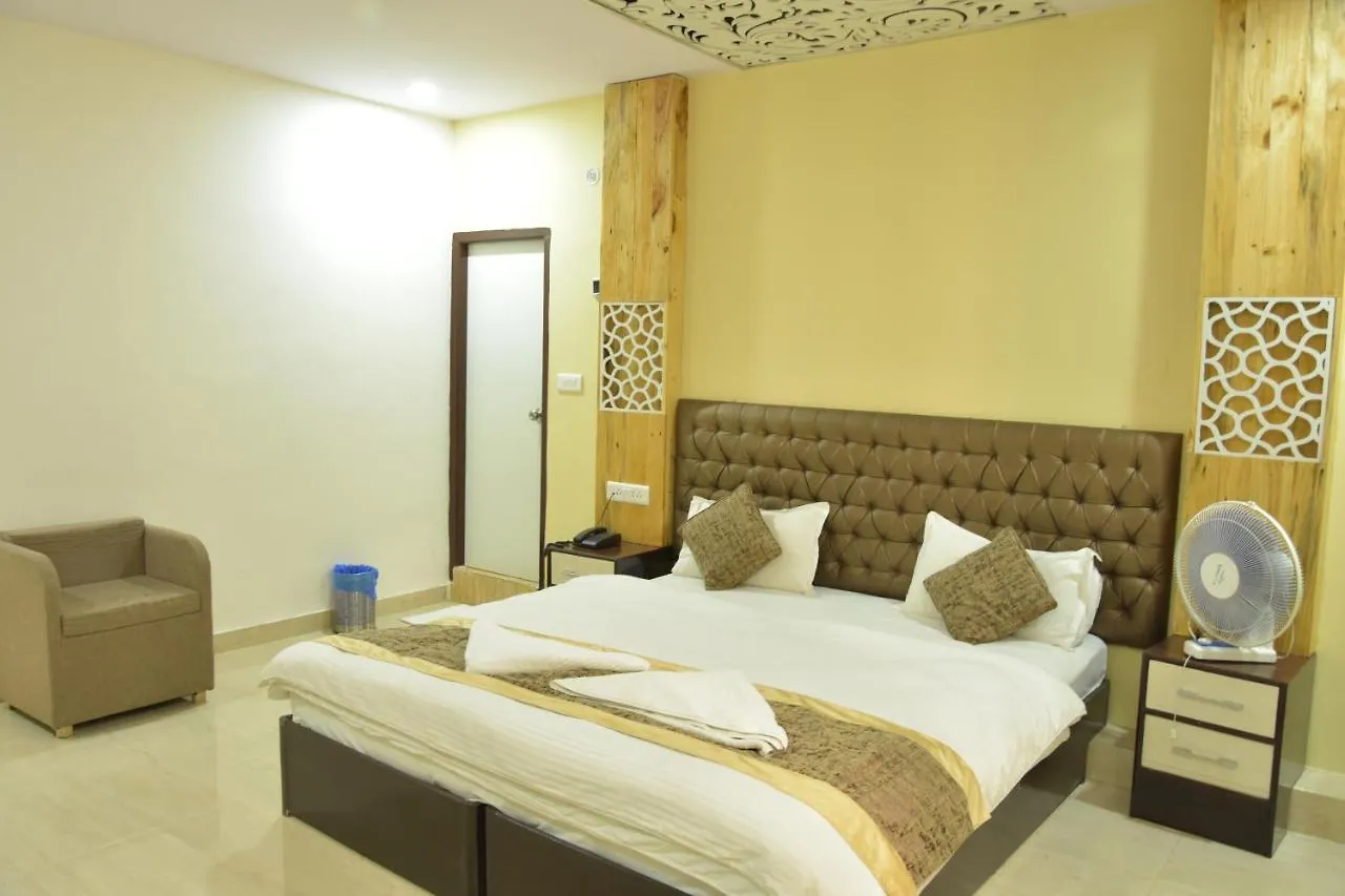 Hotel Sarweshwary Varanasi