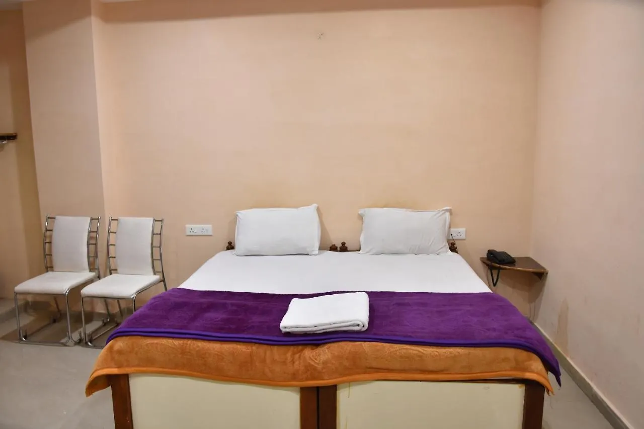 Hotel Sarweshwary Varanasi