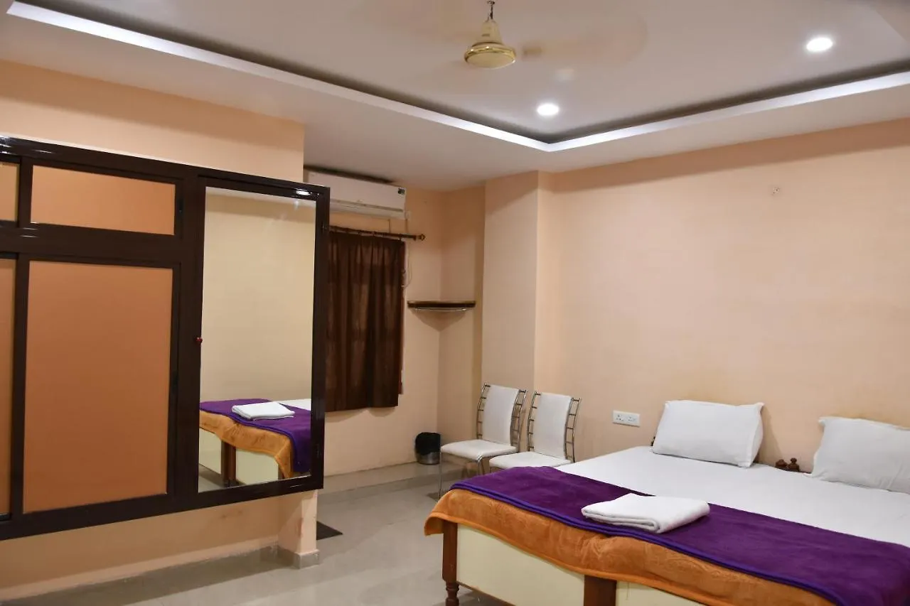 Hotel Sarweshwary Varanasi India