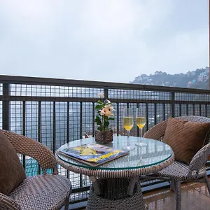 Alaya 2 Bhk With Hill View - Cliff Vista Villa Shimla