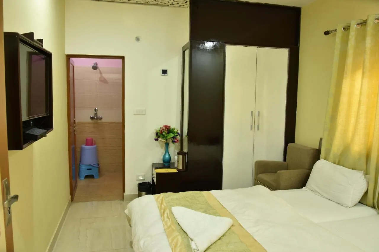 Hotel Sarweshwary Varanasi
